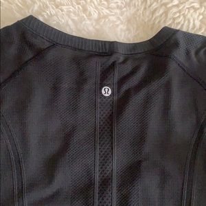 Lululemon Swiftly Tech Long Sleeve Crew